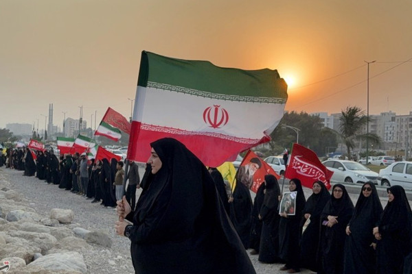 مردم جنوب شعارهایی را که ما از دور سر می‌دادیم، با اخلاص و در عمل زندگی می‌کنند