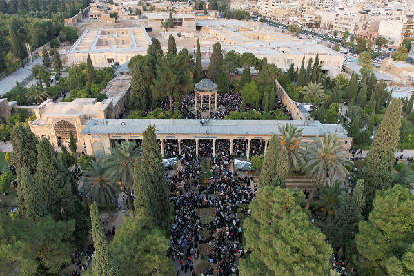 Celebración de Mahfel en el mausoleo de Hafez en Shiraz