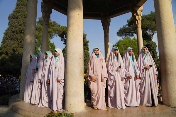 Celebración de Mahfel en el mausoleo de Hafez en Shiraz