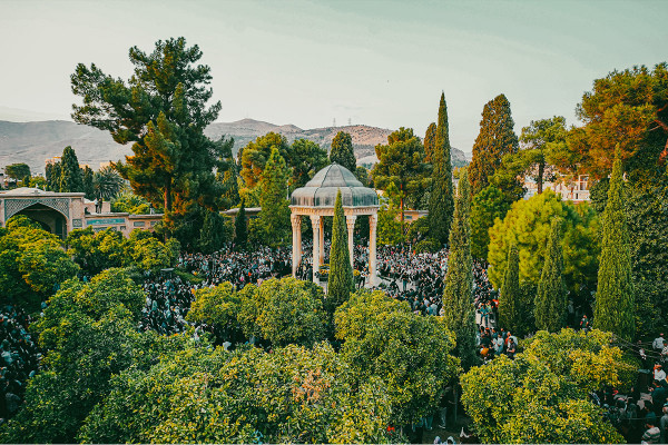 Celebración de Mahfel en el mausoleo de Hafez en Shiraz