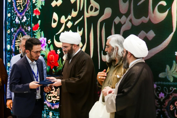 “Mehrvareh Havaye No”：表彰宗教社团的活动