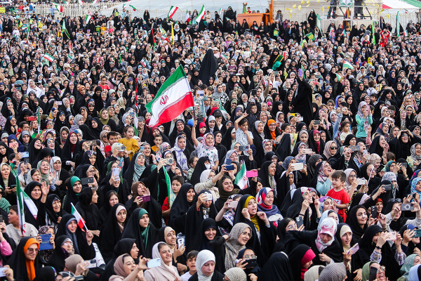 حملة «مثل النجمة»؛ أكبر احتفال للفتيات في إيران
