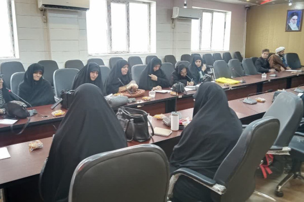 نشست هم‌اندیشی و تبیین طرح ملی «زندگی با آیه‌ها»شهرستان لنگرود برگزار گردید