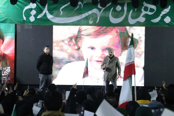 چهاردهمین حضور مردم غیور رشت در میدان شهدای ذهاب