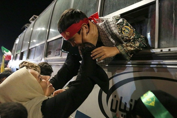 کاروان نمادین اعزام به جبهه در همدان