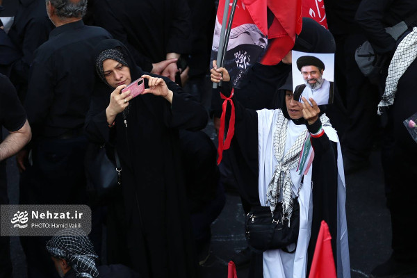آیین تشییع پیکر مطهر رهبر شهید انقلاب در تهران برگزار شد