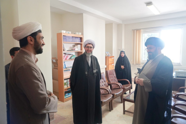 بازدید نماینده محترم ولی‌فقیه و امام جمعه زنجان از اداره‌کل تبلیغات اسلامی
