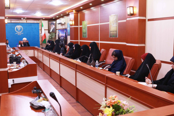 نشست هم اندیشی مدیرکل تبلیغات اسلامی استان ایلام با دانش آموزان عضو انجمن‌های اسلامی مدارس شهرستان ایلام