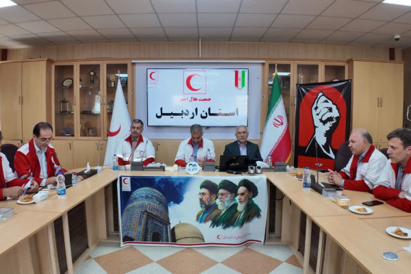 نشست «باید برخاست» در مرکز جمعیت هلال احمر اردبیل