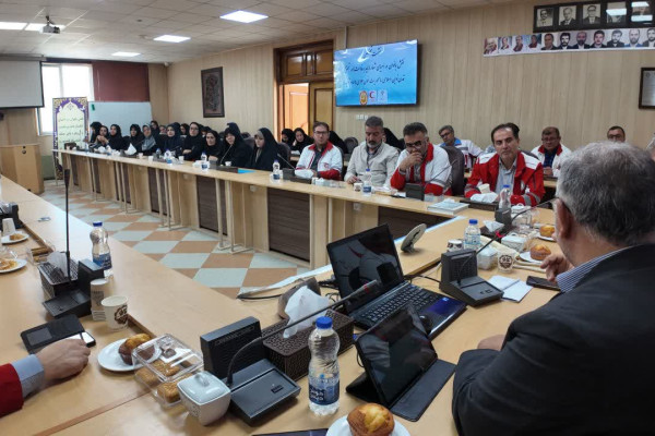 نشست «باید برخاست» در مرکز جمعیت هلال احمر اردبیل