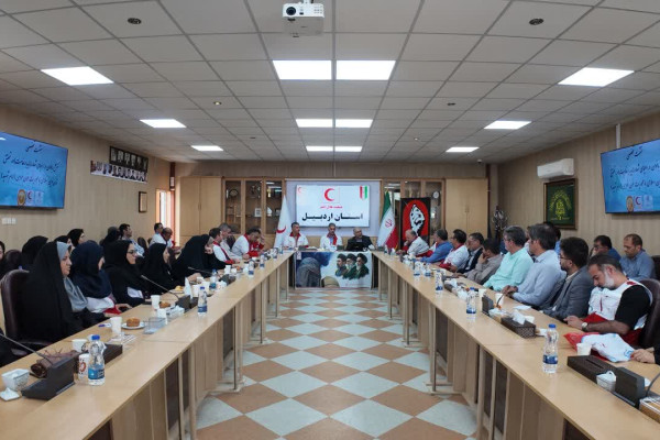 نشست «باید برخاست» در مرکز جمعیت هلال احمر اردبیل