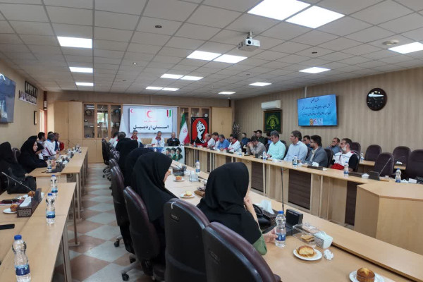 نشست «باید برخاست» در مرکز جمعیت هلال احمر اردبیل