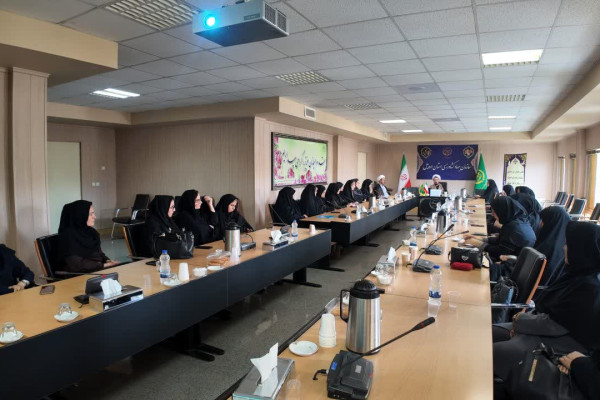 نشست تخصصی «نقش بانوان در احیای شعار باید برخاست» در اردبیل