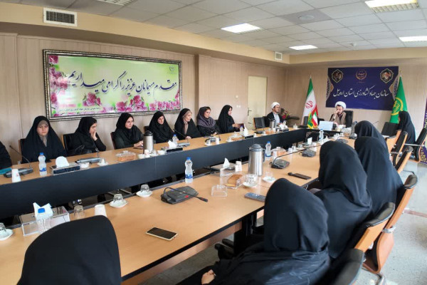 نشست تخصصی «نقش بانوان در احیای شعار باید برخاست» در اردبیل