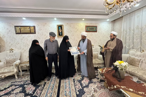 تقدیر مدیرکل تبلیغات اسلامی بوشهر از خانواده شهید دریادار حاج بهنام رضایی